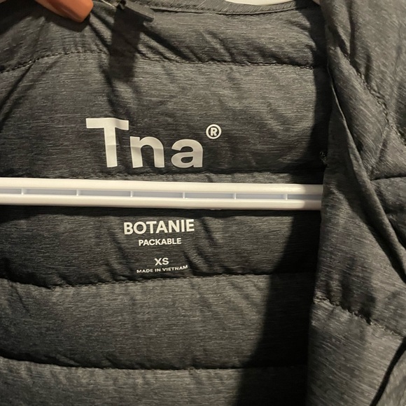 TNA botanie long puffer - Picture 2 of 4